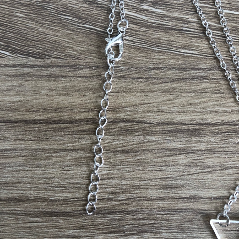🎄4 for $23 triangle dainty necklace - Picture 3 of 6